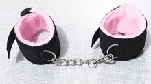 Cargar imagen en el visor de la galería, Fur Lined Ankle/Hand Cuffs
