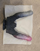 Load image into Gallery viewer, Double Head Alien